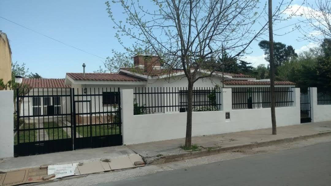 Venta Casa en Unquillo, Excelente Ubicación, Posibilidad Comercial.