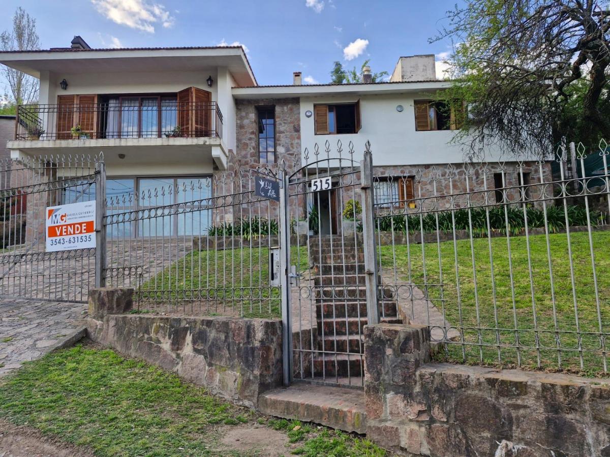Casa en Dos Plantas Ideal Para Vivienda Permanente y Espacio de Trabajo Casa en Dos Plantas Ideal Para Vivienda Permanente y Espacio de Trabajo